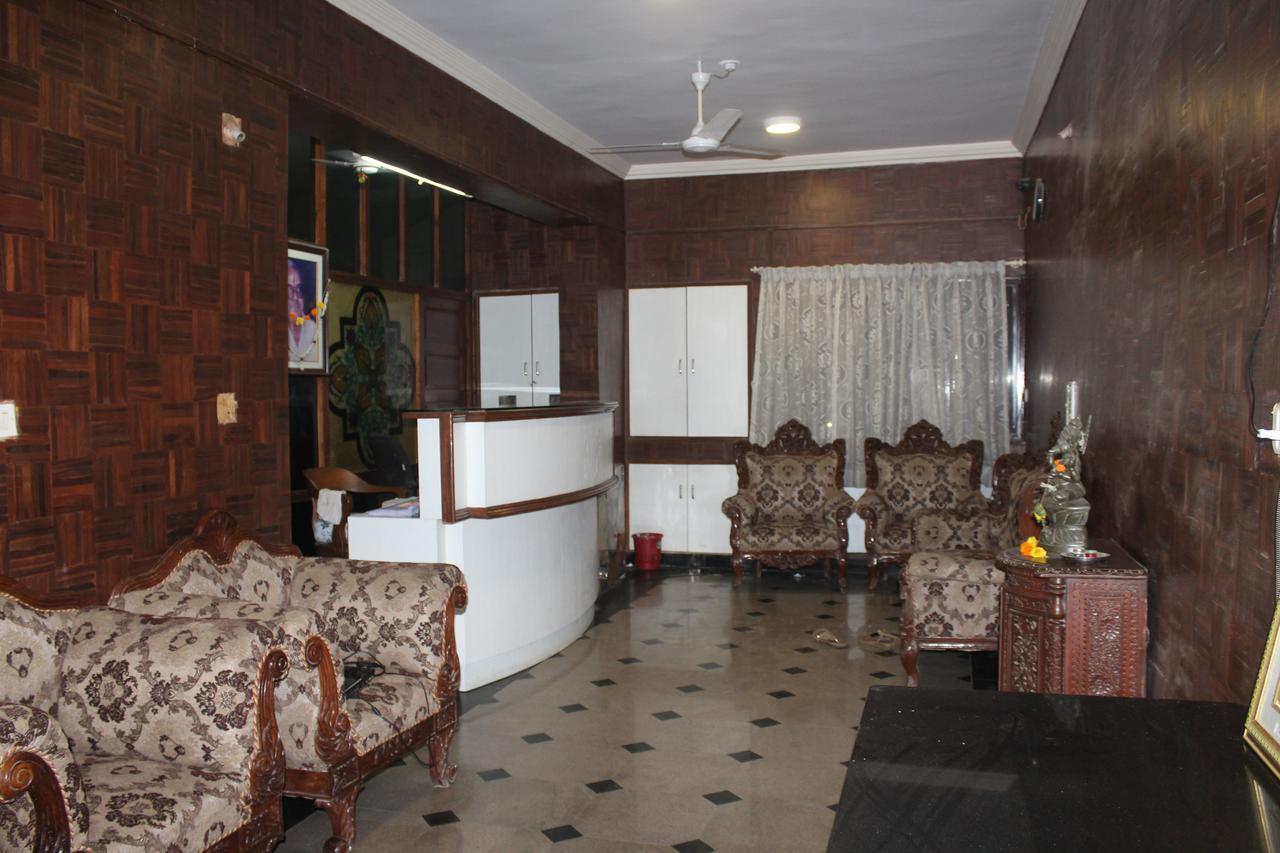 Royale Inn Вапи Экстерьер фото